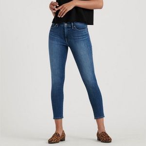NWOT Lucky Brand Mid Rise Ava Crop Jean 6/28